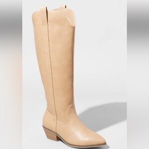 NWT Universal Boots size 9 cowboy style